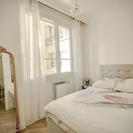 Sevres-lecourbe Romantic T2 Paris15