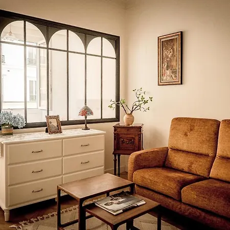 Apartment Sevres-lecourbe Romantic T2 Paris15 *