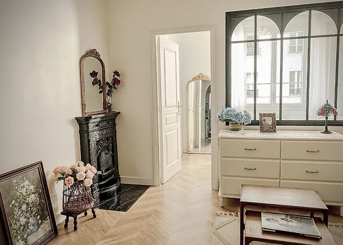 Sevres-lecourbe Romantic T2 Paris15 * 巴黎