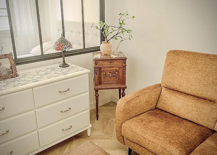 Sevres-lecourbe Romantic T2 Paris15 *