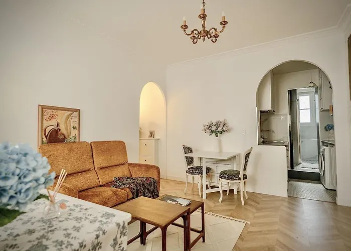 Sevres-lecourbe Romantic T2 Paris15 *